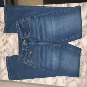 Women’s Boot Cut Stretch Jeans in Medium Blue